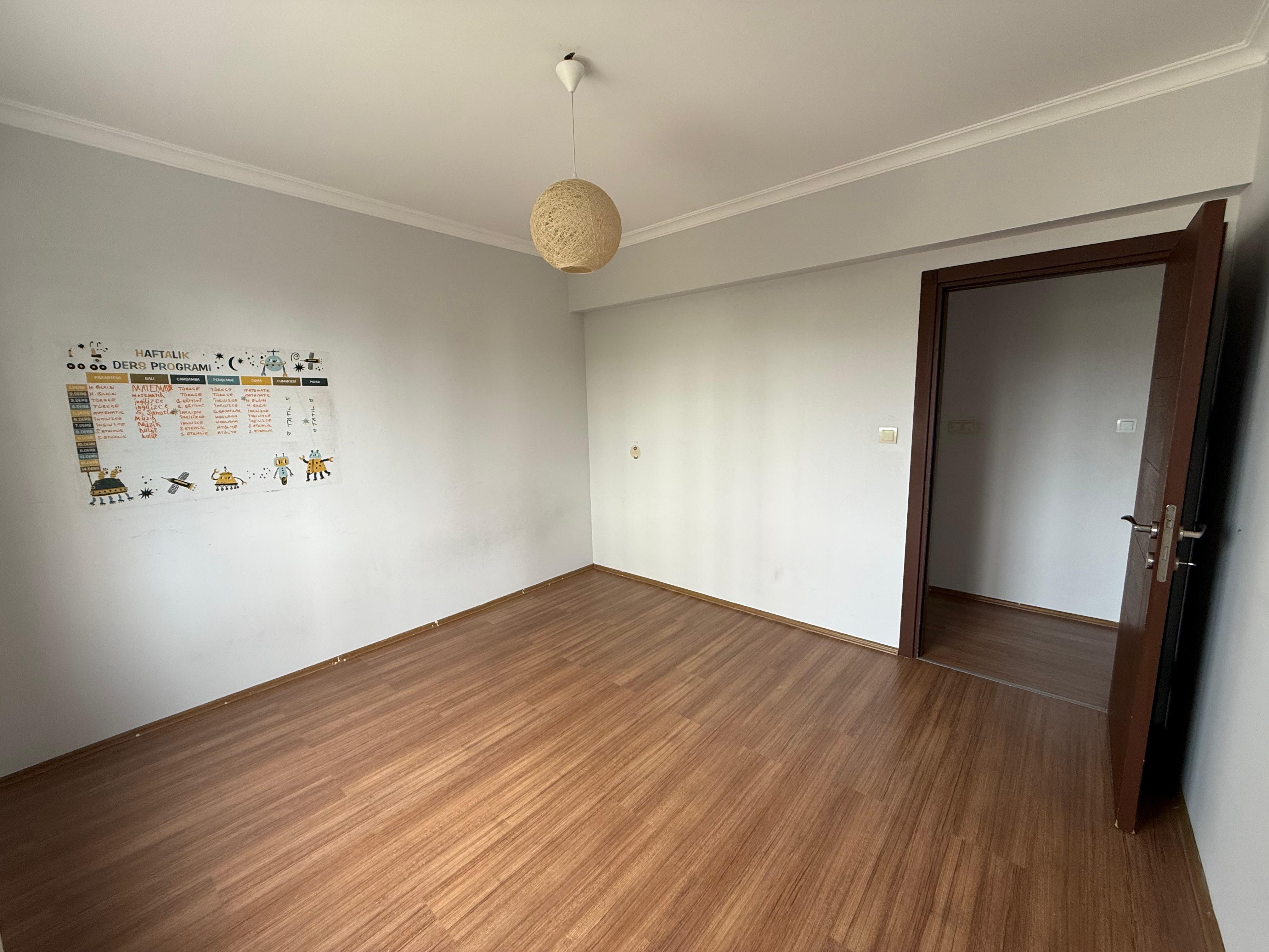 ÇUKURÇAYIR'DA 3+1 KİRALIK DAİRE